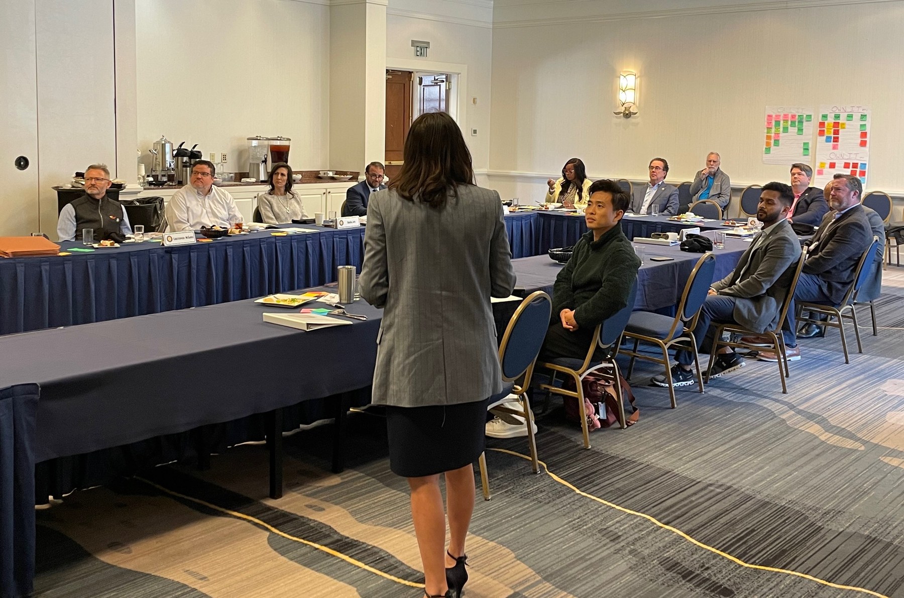 Linnea Miller leading a consulting engagement session